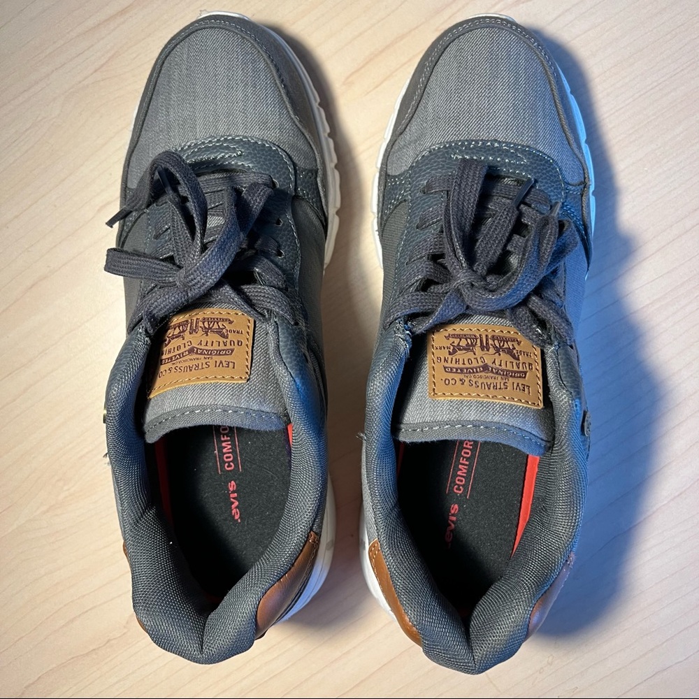 LEVI'S Men's Comfort Insole Gray Sneakers Shoes, Size 9